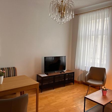 Studio & Apartments Near Reumannplatz Vienna Esterno foto