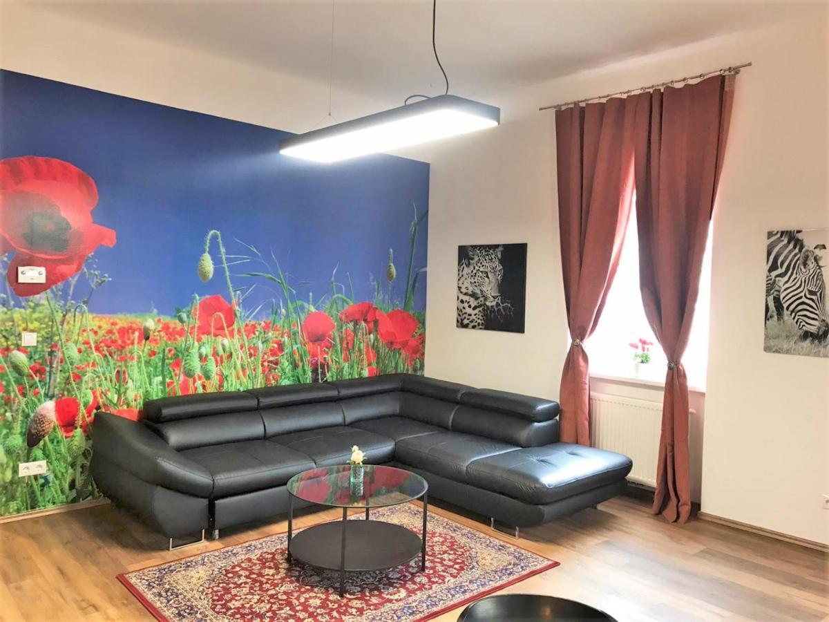 Studio & Apartments Near Reumannplatz Vienna Esterno foto