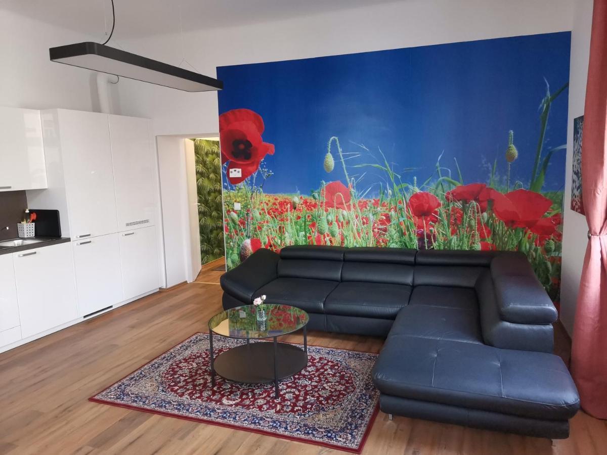 Studio & Apartments Near Reumannplatz Vienna Esterno foto