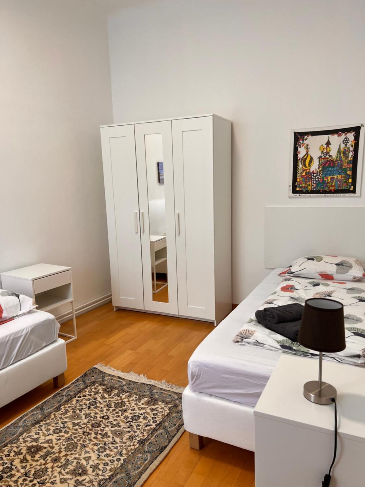 Studio & Apartments Near Reumannplatz Vienna Esterno foto
