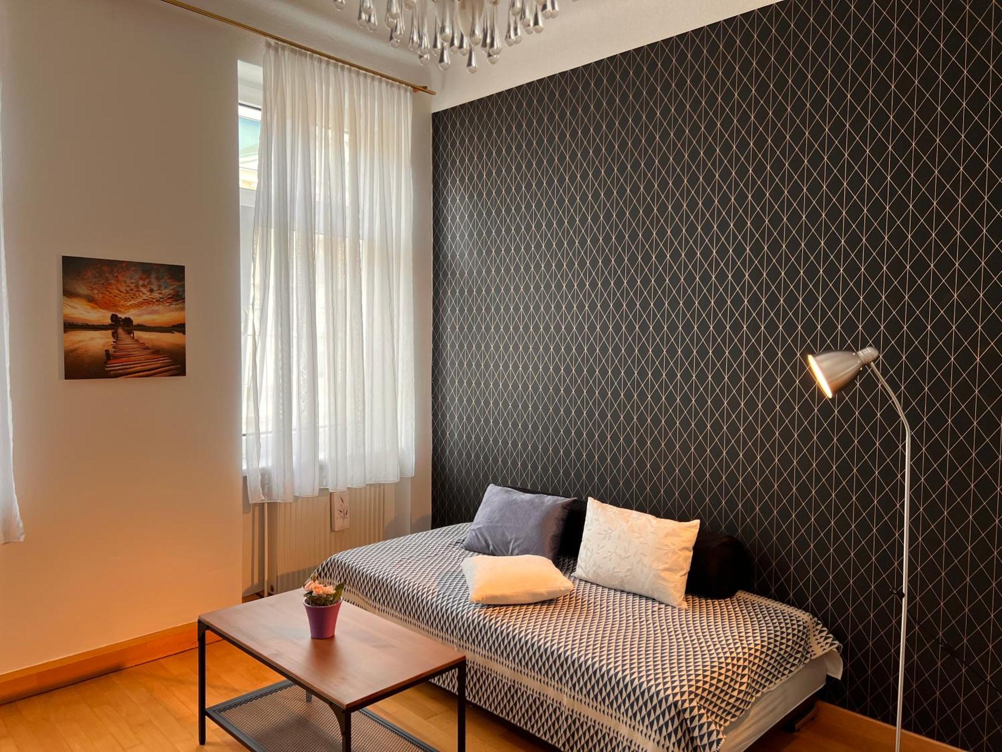 Studio & Apartments Near Reumannplatz Vienna Esterno foto