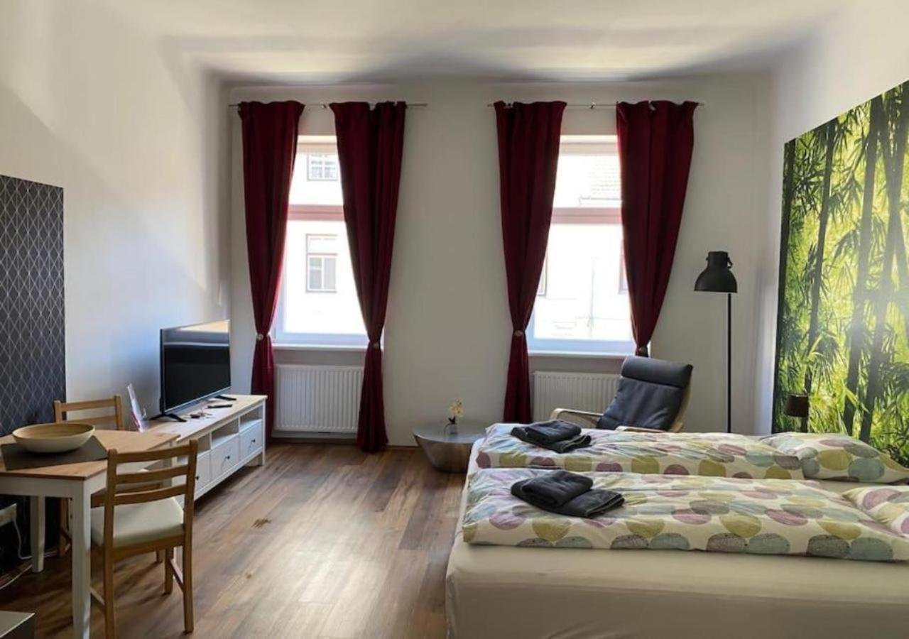 Studio & Apartments Near Reumannplatz Vienna Esterno foto