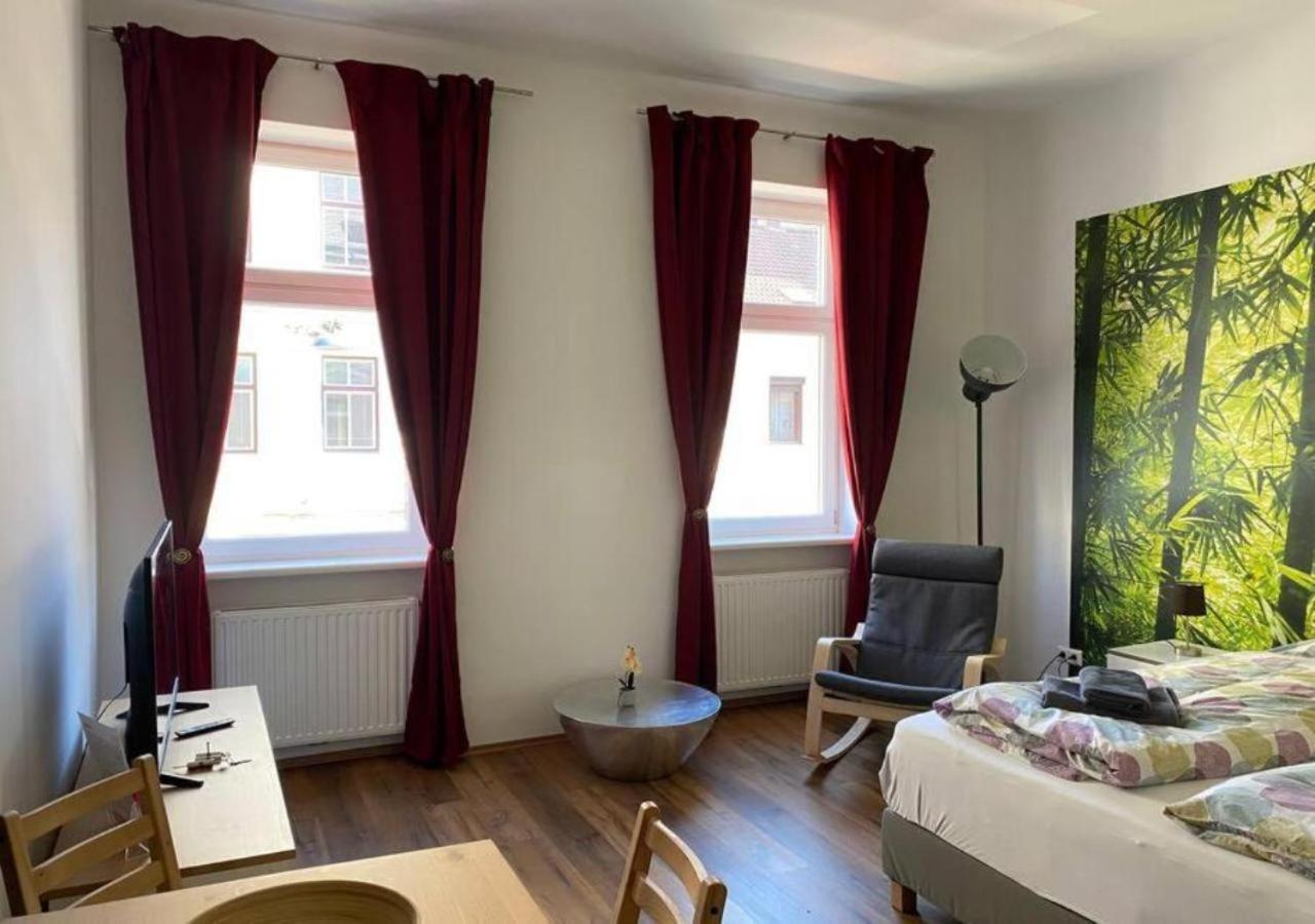 Studio & Apartments Near Reumannplatz Vienna Esterno foto